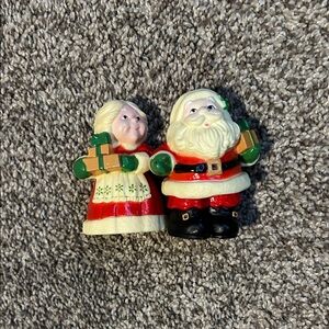 Vintage Hallmark Mr & Mrs Claus Salt and Pepper shaker Set